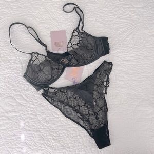 Savage Fenty lingerie by Rihanna bra size: 34B panties size: x-small black lace